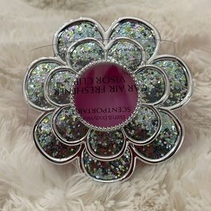 Bath & body works flower car freshener Clíp